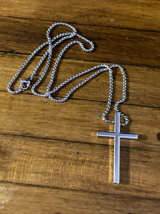 Jewelry - Simple Silver Cross Pendant Necklace